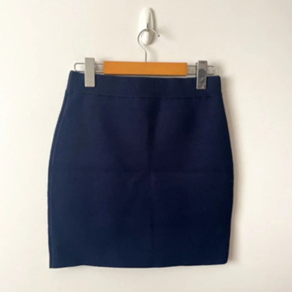 Aritzia Babaton Slim High Waist Knit Mini Gallerist Skirt NWT Pure Indigo Small - Picture 6 of 9